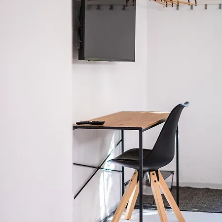 Guest With Authentic Finnish Wooden Sauna, 10 Min Drive From The Airport *