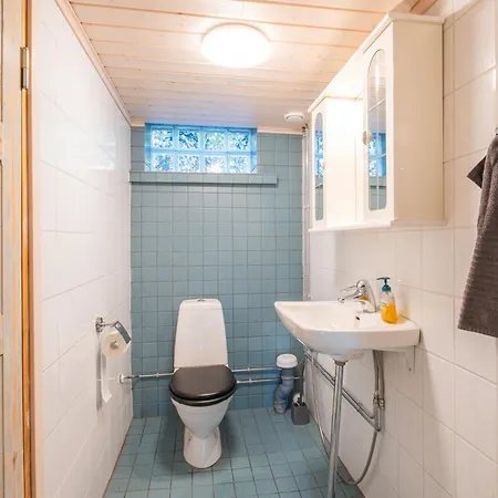 Guest With Authentic Finnish Wooden Sauna, 10 Min Drive From The Airport 아파트