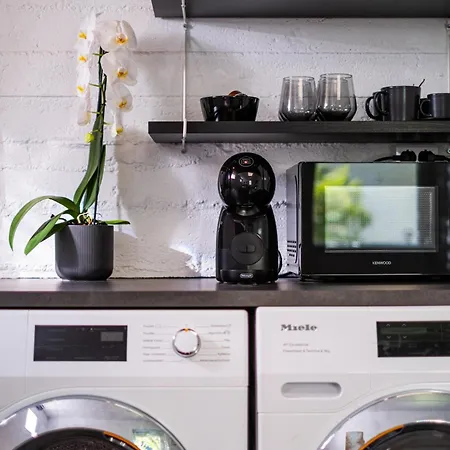 Guest With Authentic Finnish Wooden Sauna, 10 Min Drive From The Airport Helsínquia