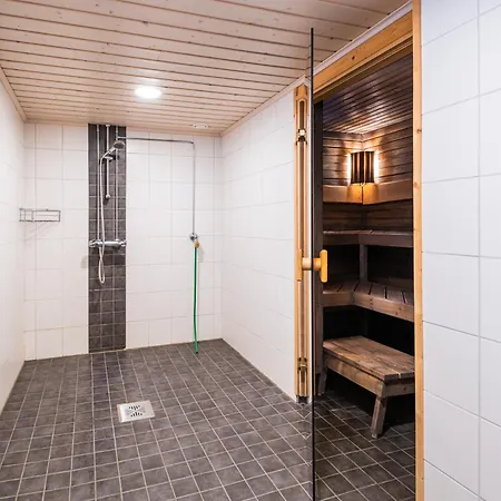 Guest With Authentic Finnish Wooden Sauna, 10 Min Drive From The Airport * 赫尔辛基